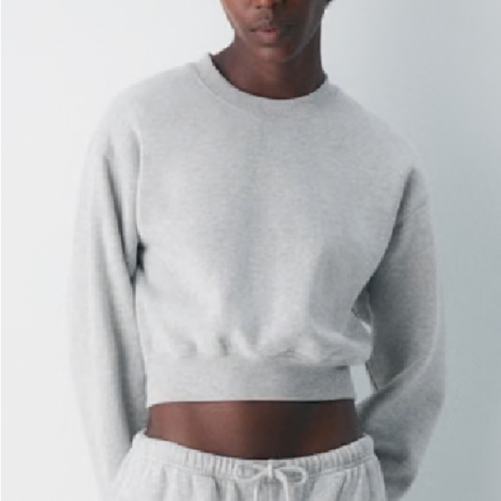 TNA Cropped Light Grey sweatshirt